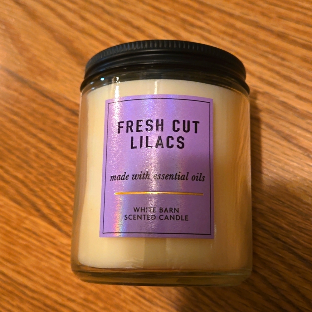 Fresh Cut Lilacs Single-Wick Candle